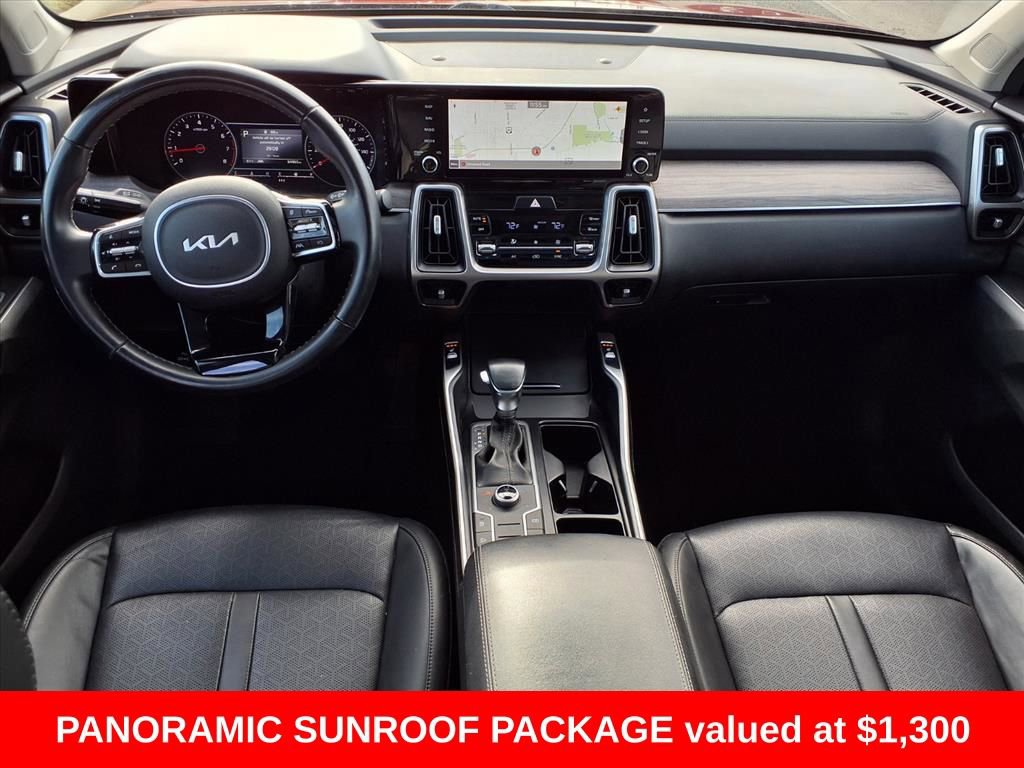 Used 2022 Kia Sorento S w/ Panoramic Sunroof Package image 3