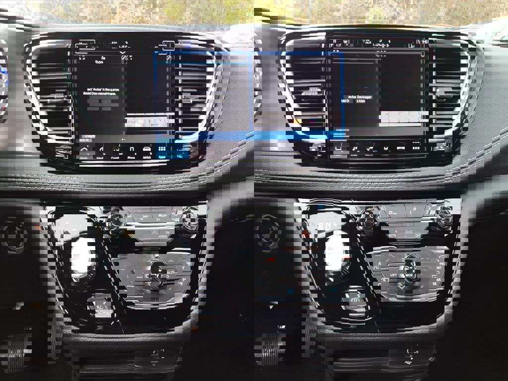 New 2026 Chrysler Pacifica Select image 9