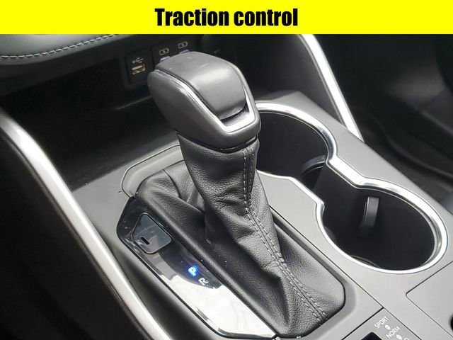 Used 2023 Toyota Highlander L image 19