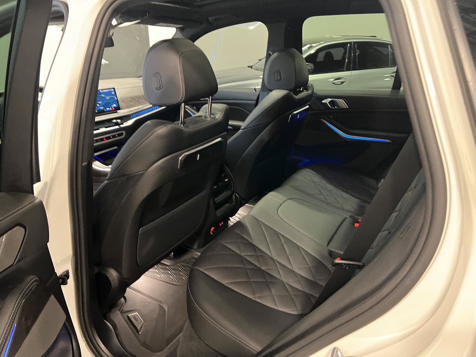 Used 2025 BMW X5 xDrive50e w/ M Sport Package image 30