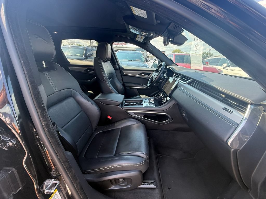 Used 2025 Jaguar F-PACE R-Dynamic S AWD/4WD image 23