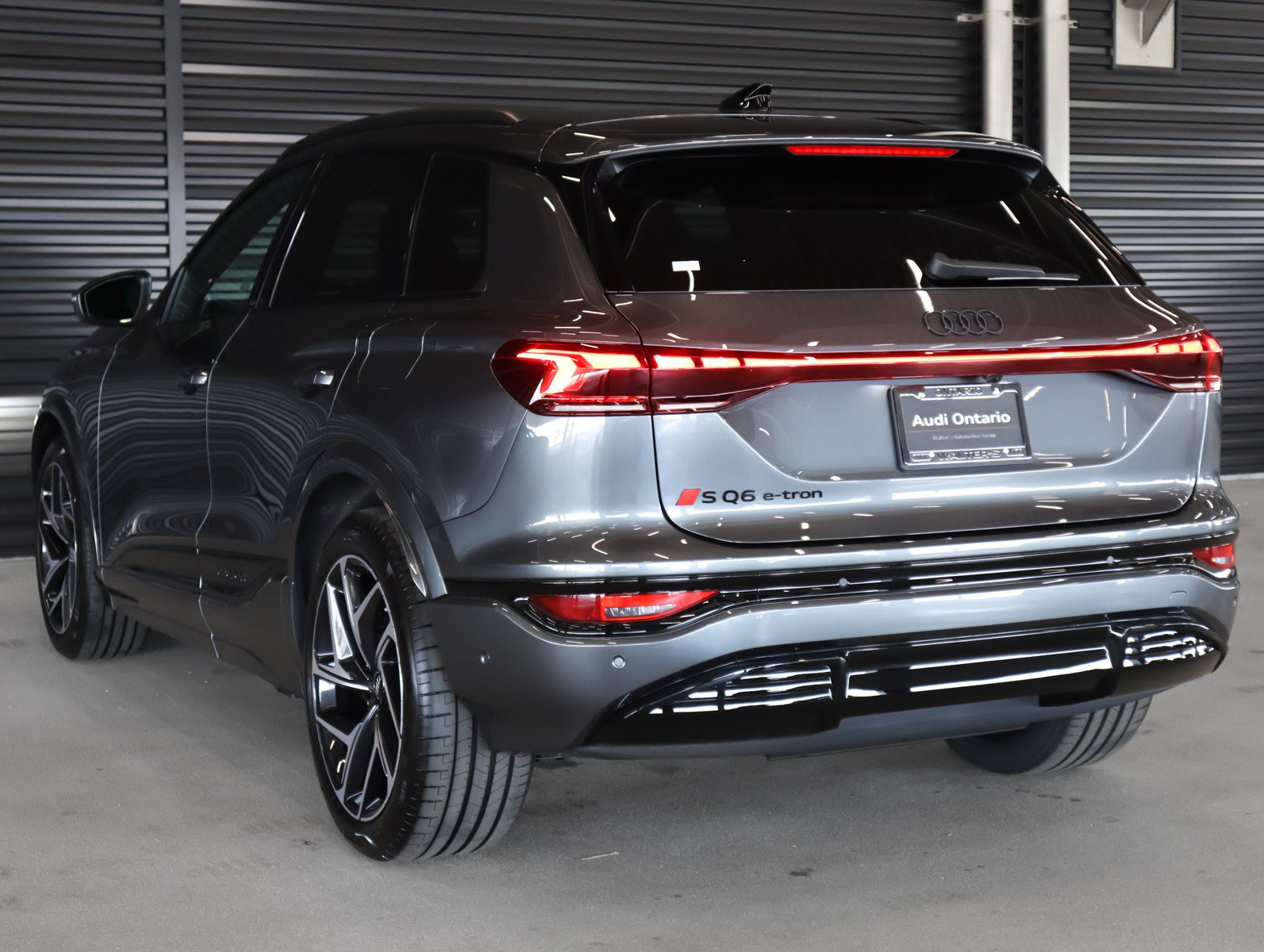 New 2027 Audi SQ6 e-tron Premium Plus AWD/4WD image 2