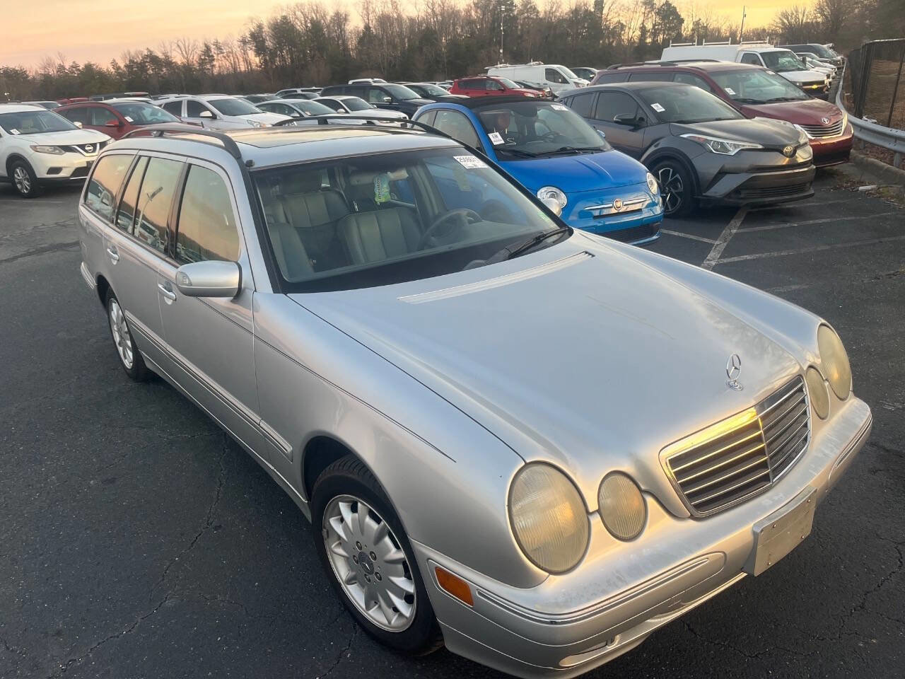 Used 2001 Mercedes-Benz E 320 E 320 4MATIC AWD 4dr Wagon image 3