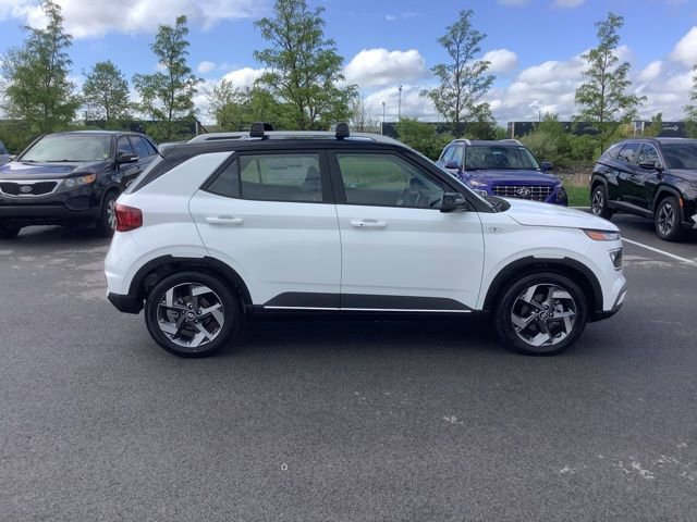 Certified 2025 Hyundai Venue Limited image 5