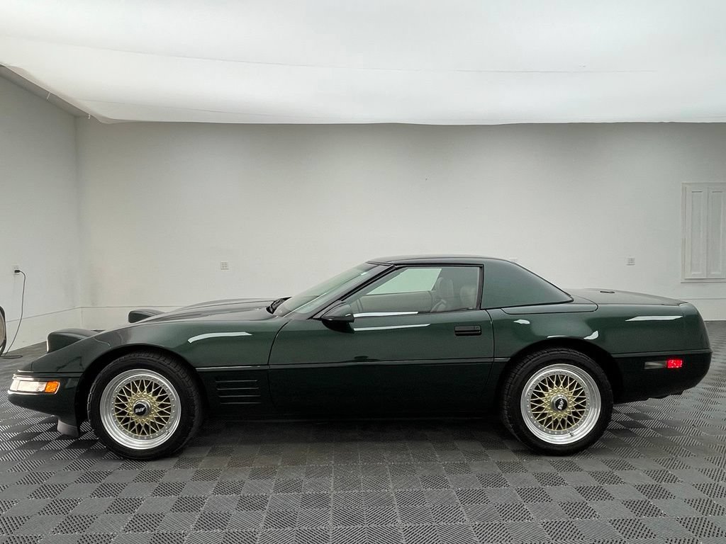 Used 1992 Chevrolet Corvette Convertible RWD image 9