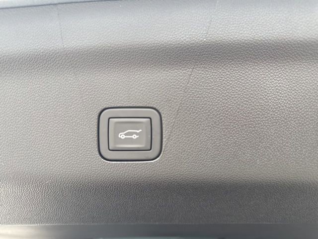 New 2026 GMC Yukon Denali w/ Denali Reserve Package AWD/4WD image 12