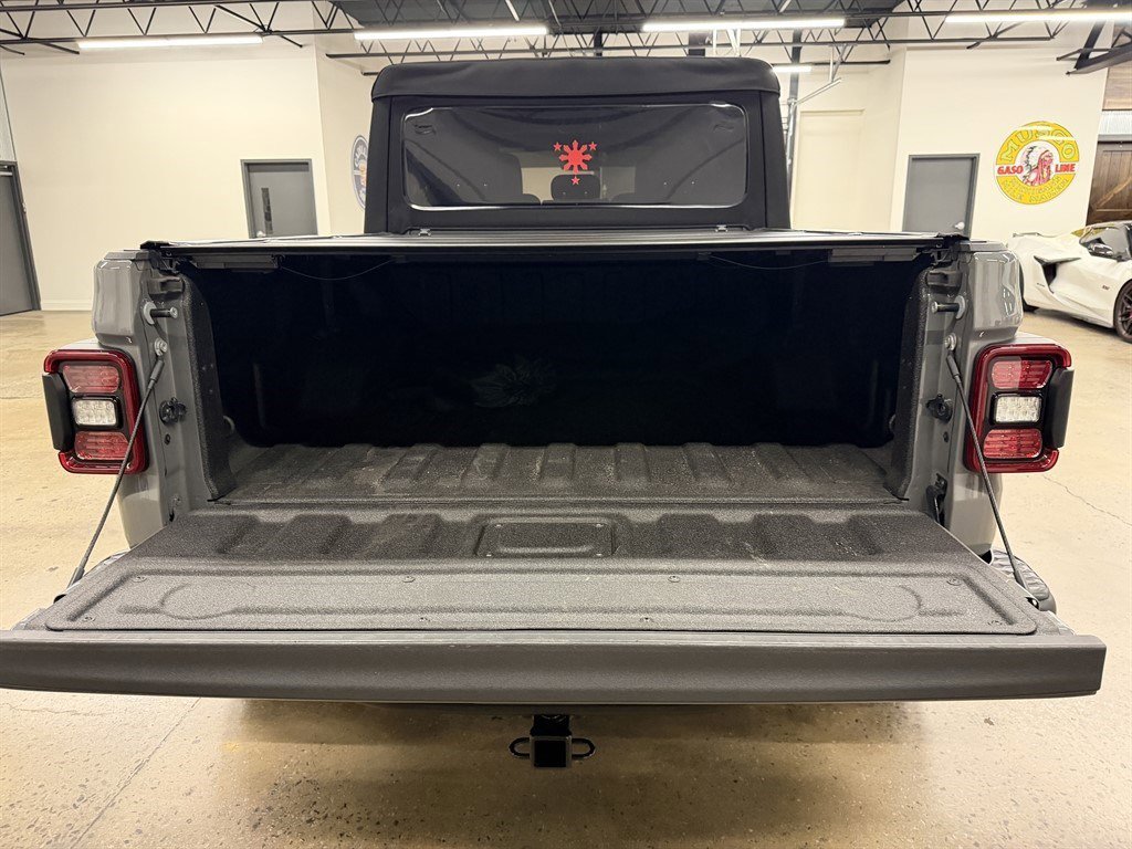 Used 2021 Jeep Gladiator Rubicon AWD/4WD image 10