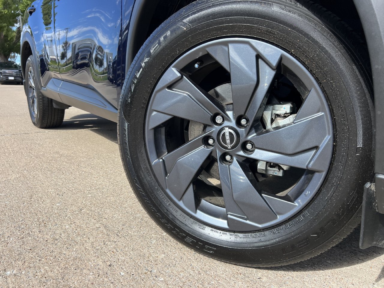 Used 2026 Nissan Rogue SV FWD image 6