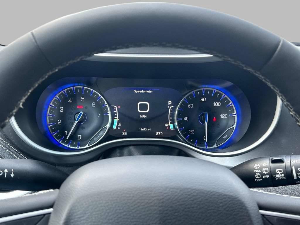 Used 2026 Chrysler Pacifica Select FWD image 26