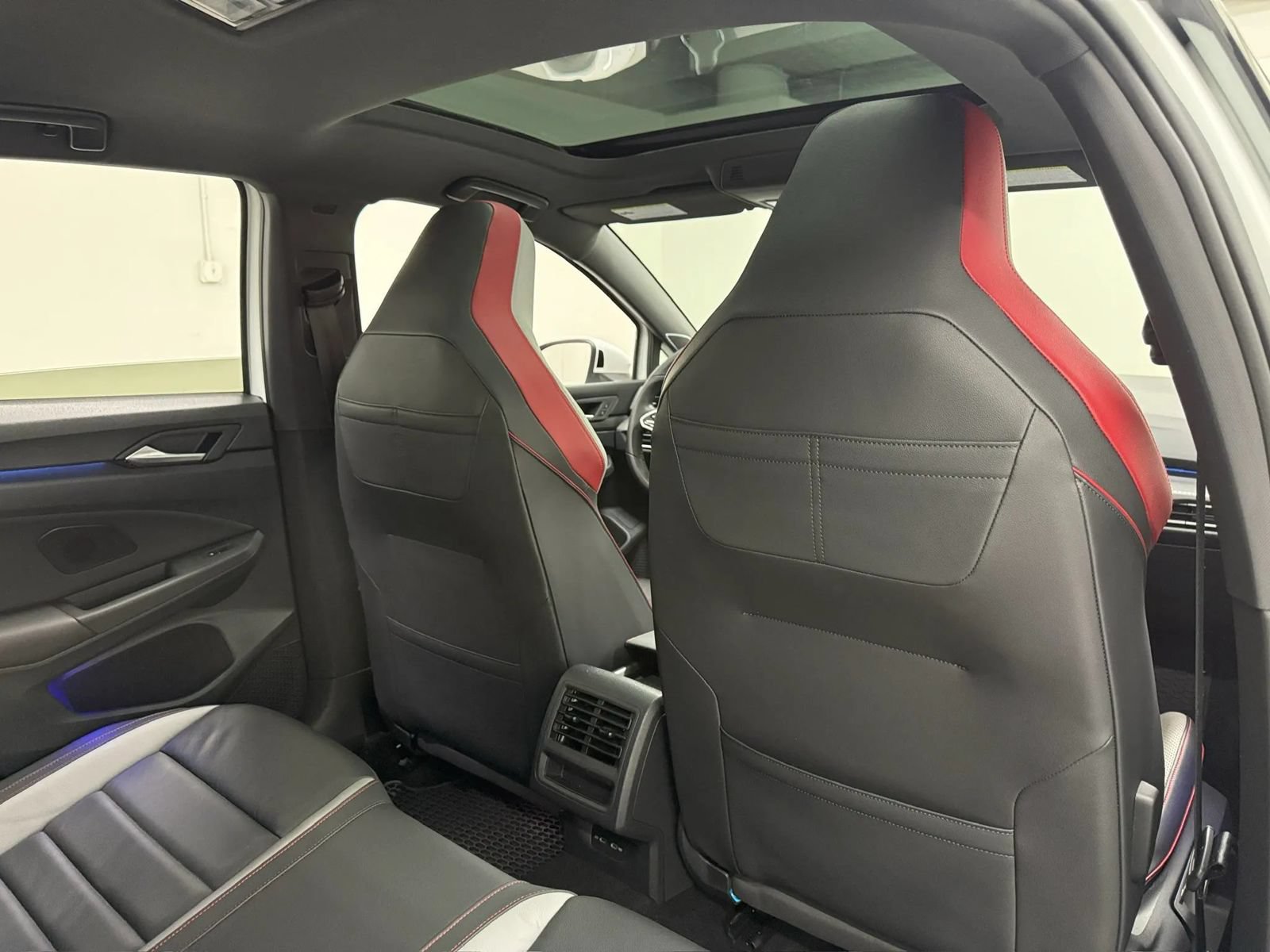 Used 2022 Volkswagen GTI SE w/ SE Leather Package FWD image 15