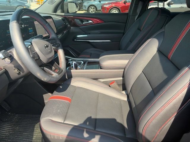 Used 2026 Chevrolet Traverse RS FWD image 9