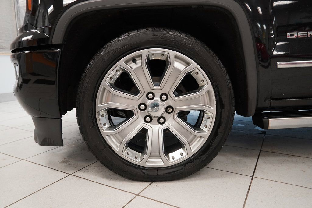 Used 2018 GMC Sierra 1500 Denali w/ Denali Ultimate Package AWD/4WD image 16