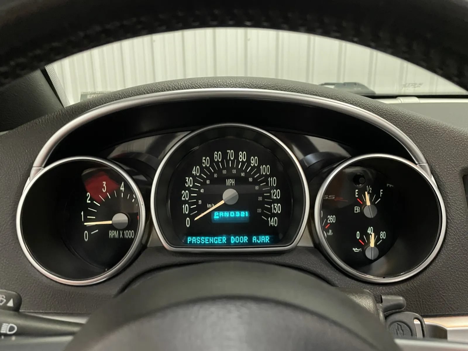 Used 2005 Chevrolet SSR w/ Preferred Equipment Group RWD image 26