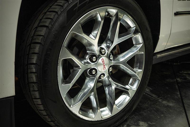 Used 2018 GMC Yukon Denali w/ Denali Ultimate Package AWD/4WD image 3
