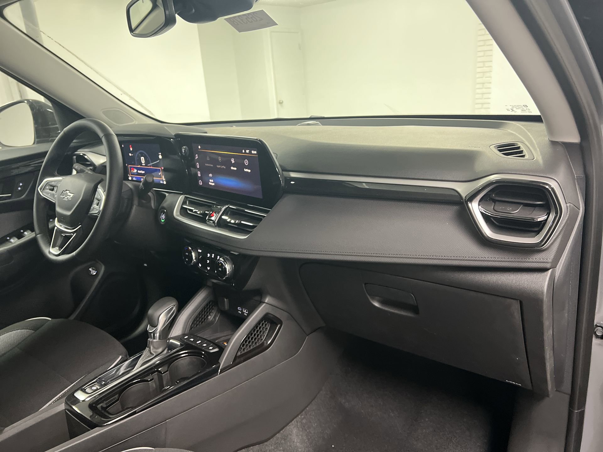 New 2026 Chevrolet TrailBlazer LT w/ Convenience Package FWD image 59