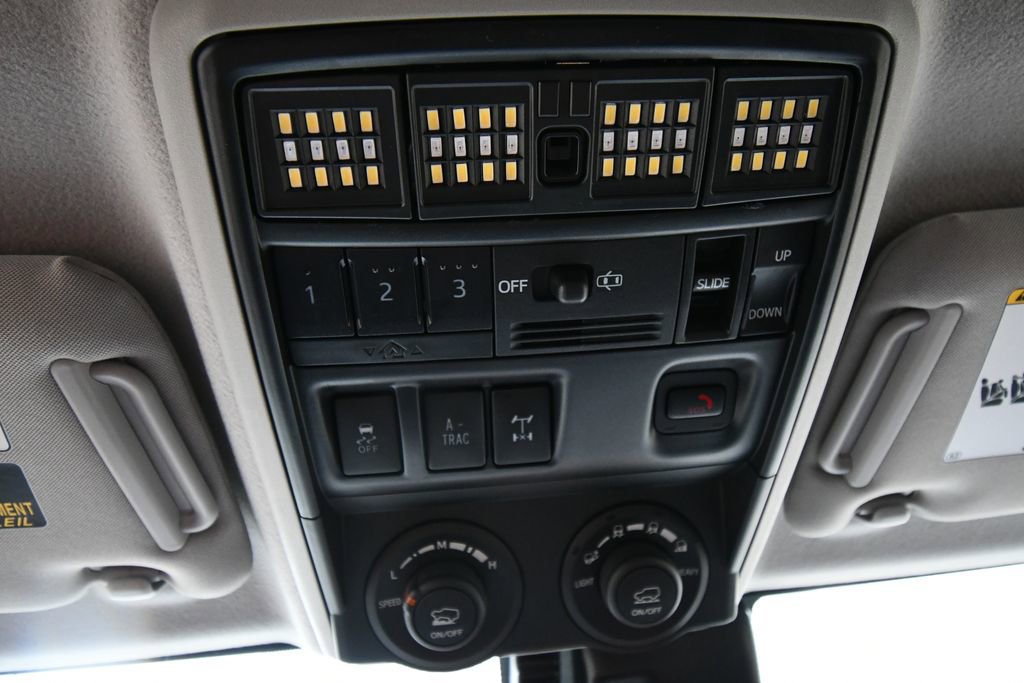 Used 2023 Toyota 4Runner TRD Off-Road Premium w/ Off Road Premium Plus Package AWD/4WD image 30