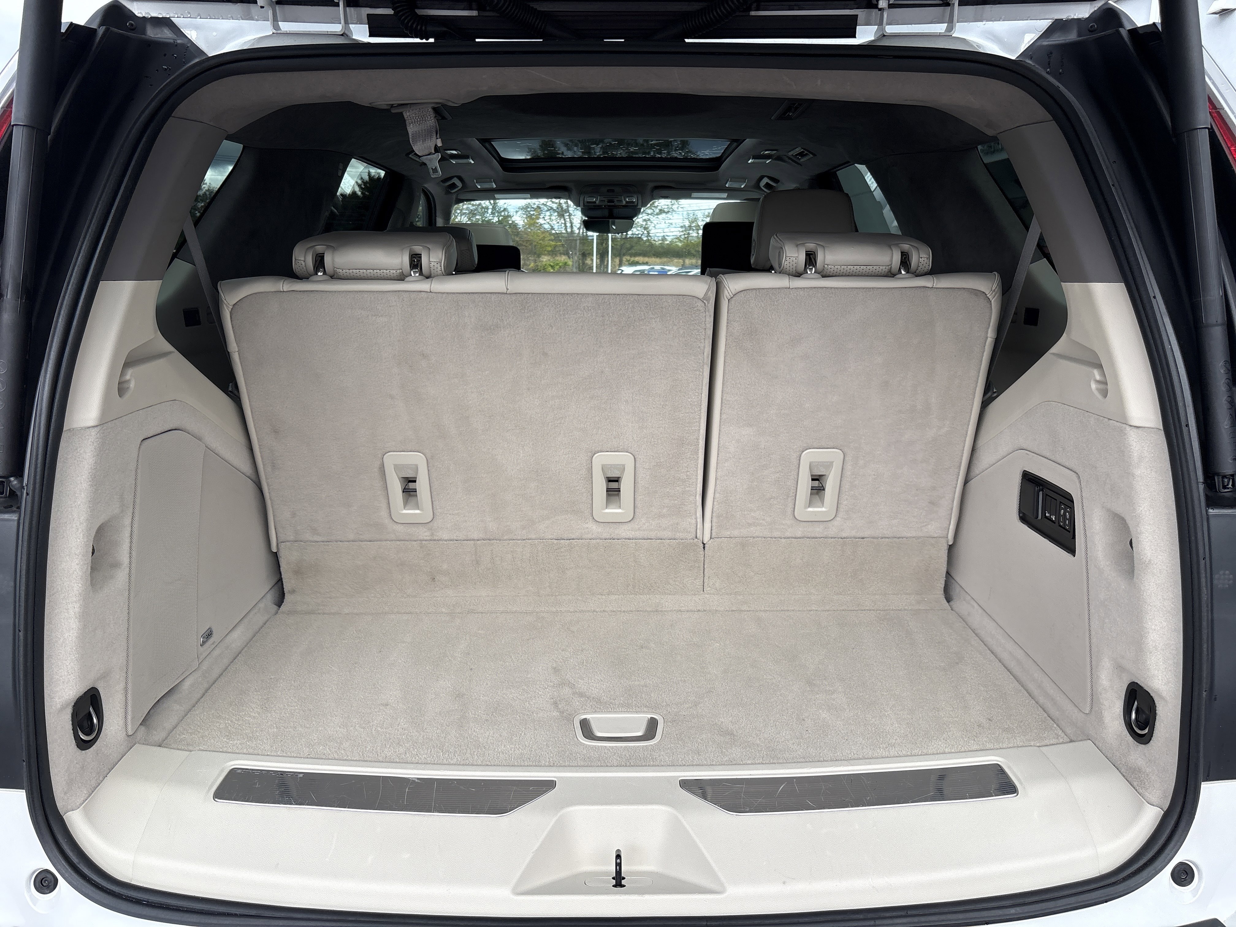 Used 2023 Cadillac Escalade Sport Platinum image 18