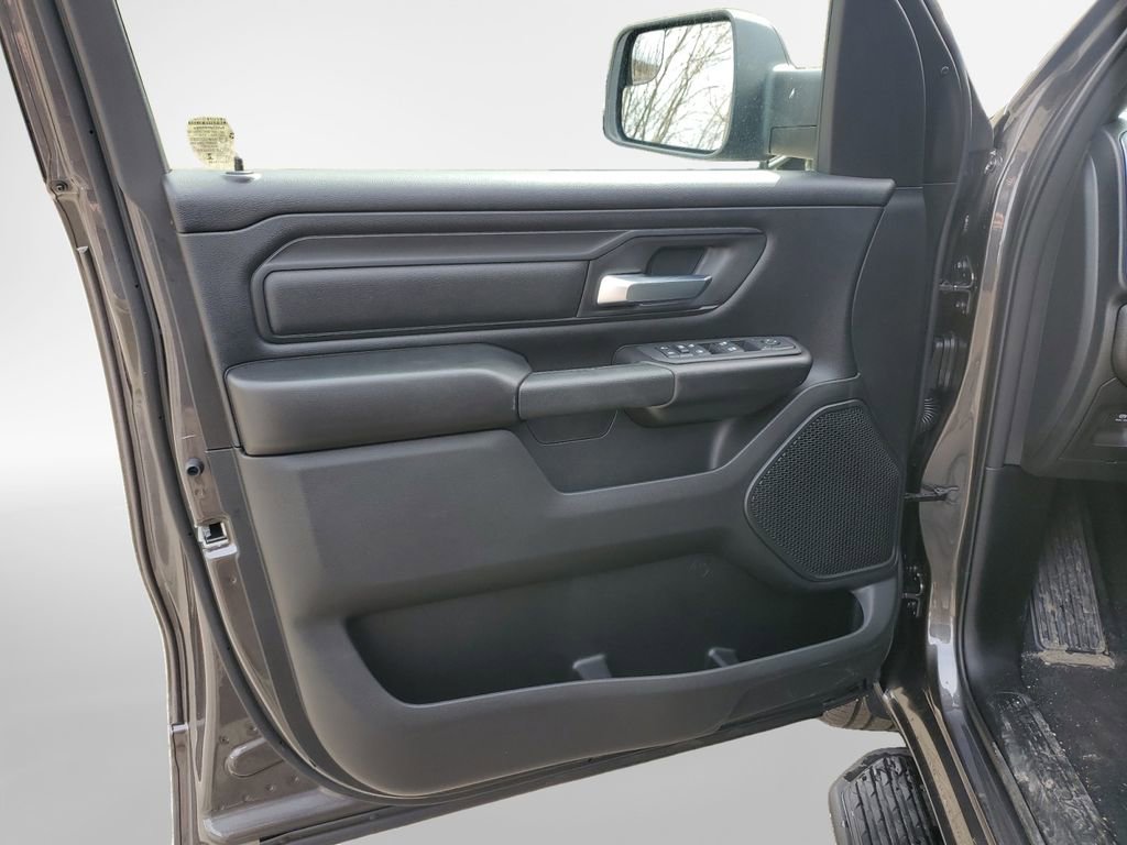 New 2026 RAM 1500 Express AWD/4WD image 17
