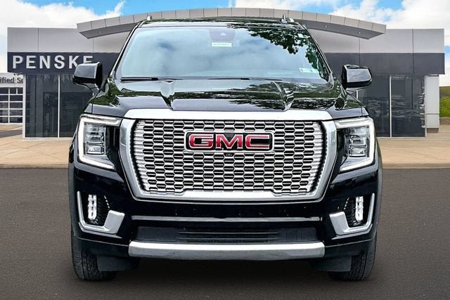 Used 2024 GMC Yukon XL Denali AWD/4WD image 3