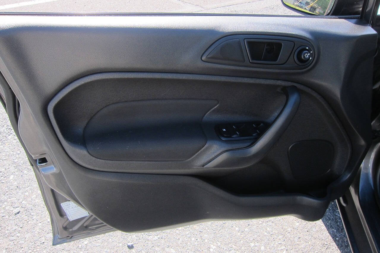 Used 2017 Ford Fiesta SE FWD image 8
