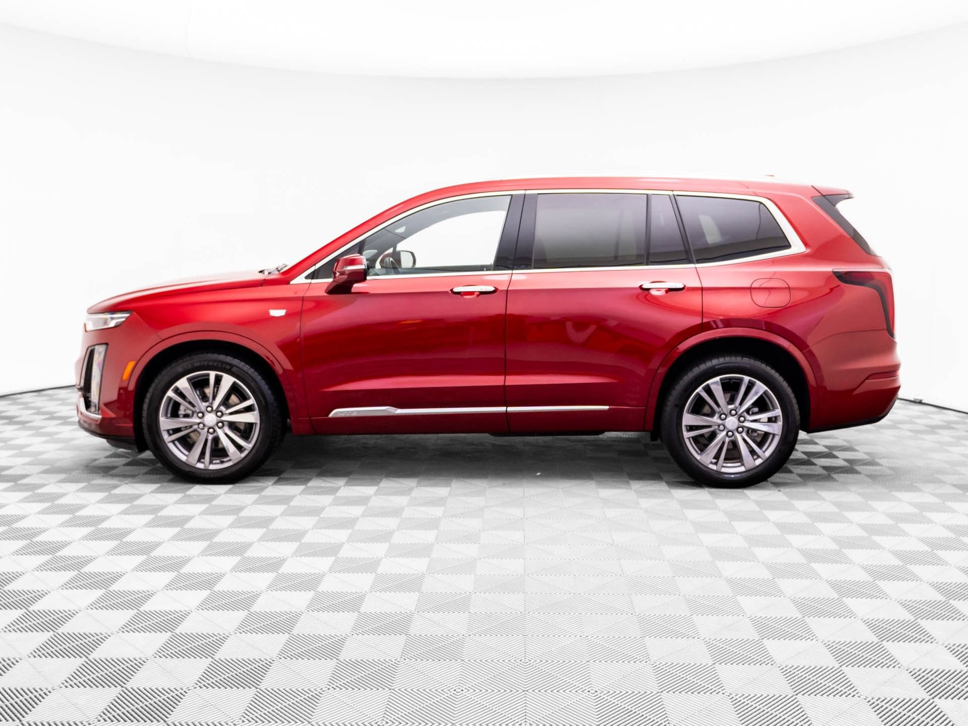 Certified 2025 Cadillac XT6 Premium Luxury w/ Platinum Package AWD/4WD image 2