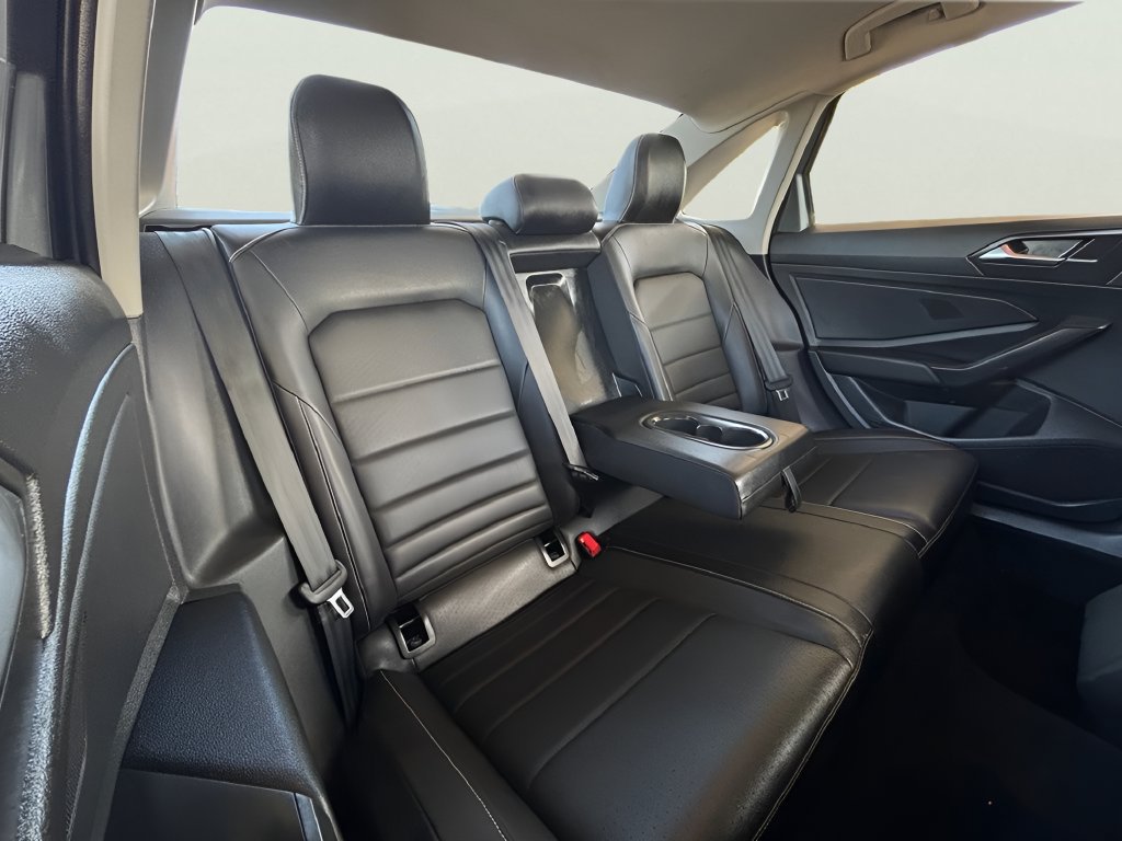 Used 2024 Volkswagen Jetta SE FWD image 16