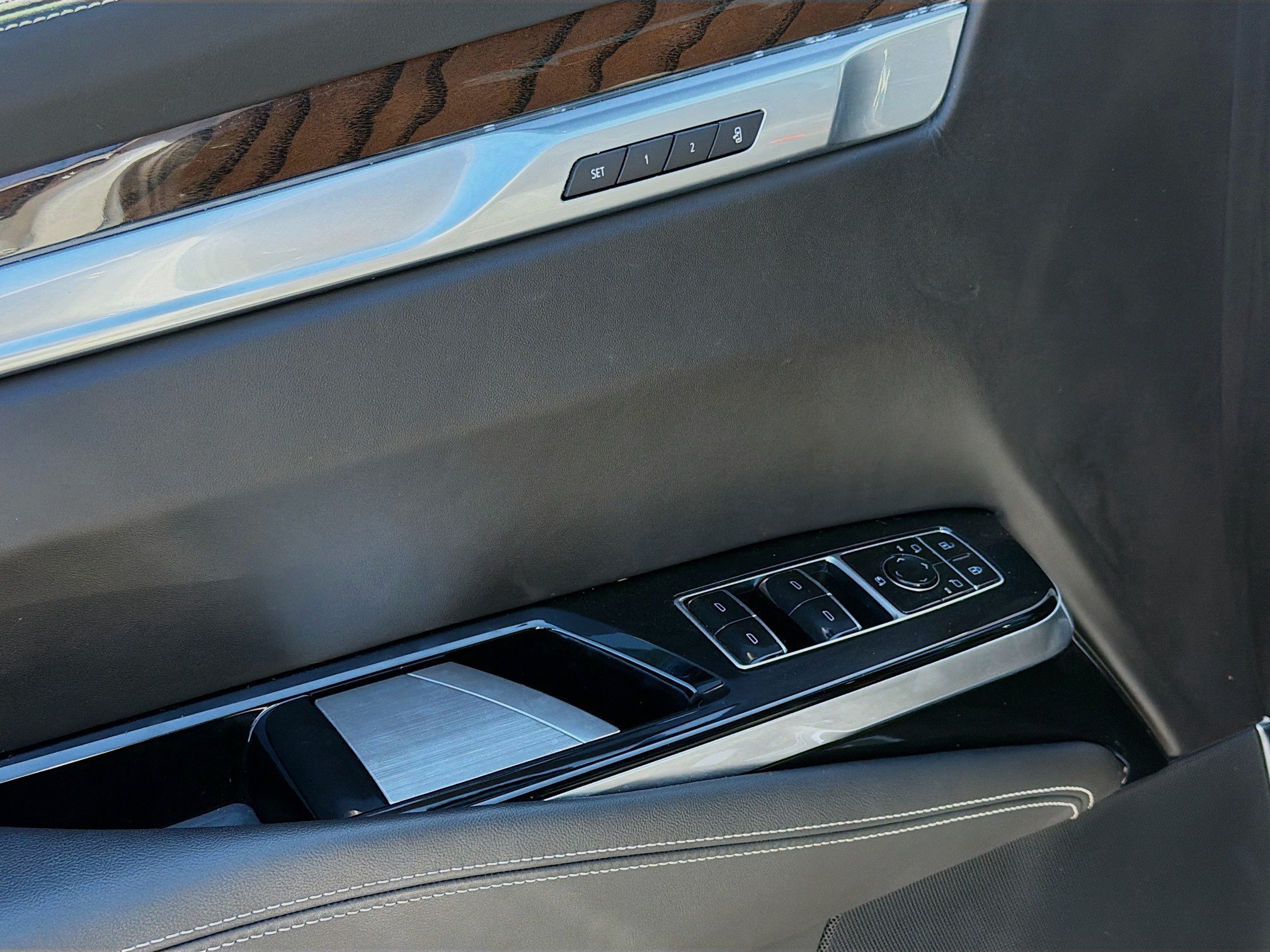 Used 2025 Cadillac Escalade Sport Platinum AWD/4WD image 24