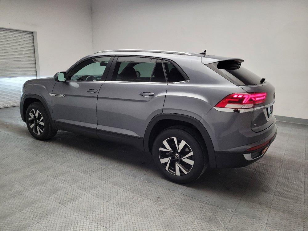 Used 2023 Volkswagen Atlas Cross Sport SE FWD image 3