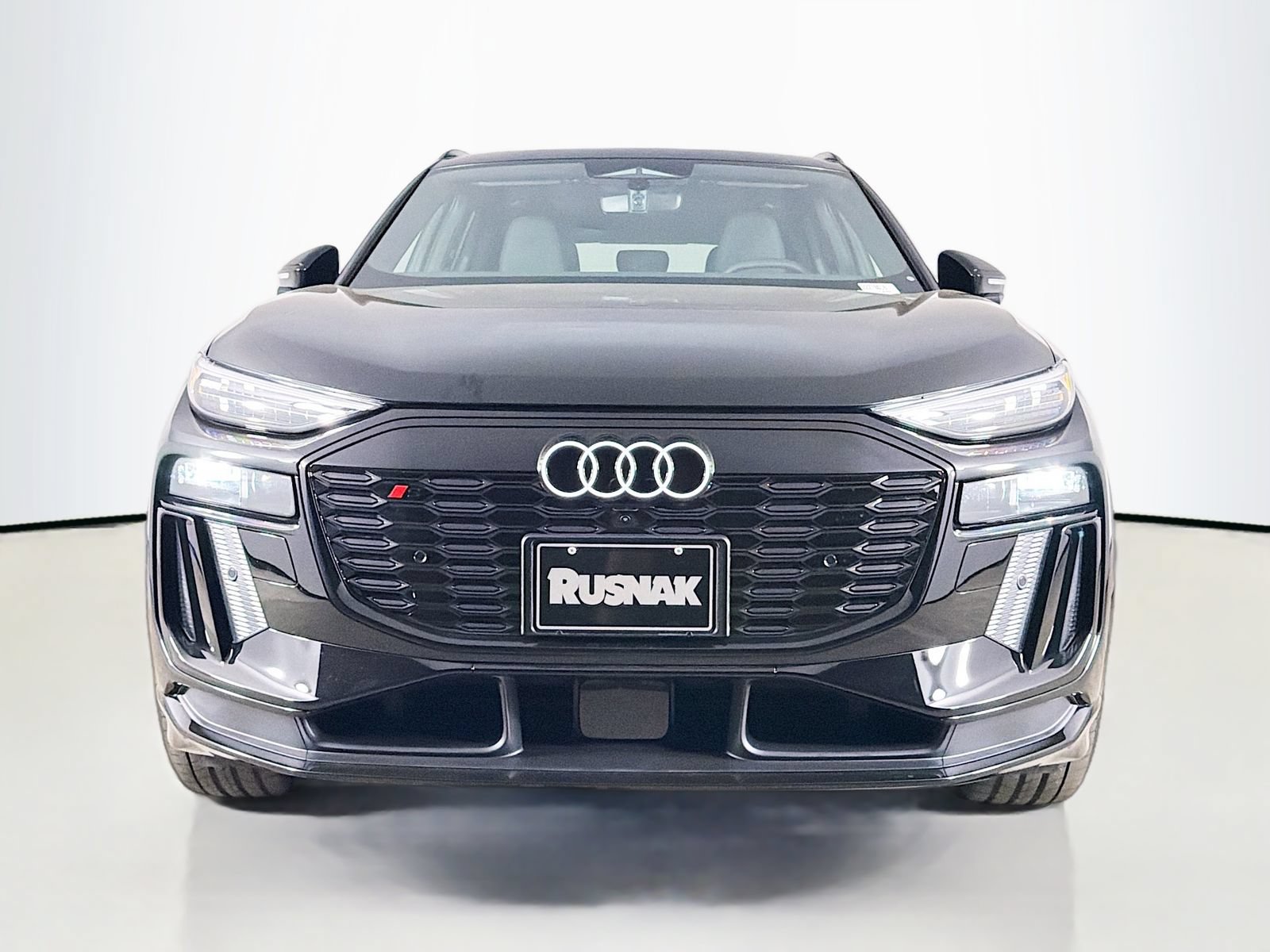 New 2027 Audi SQ6 e-tron Premium Plus AWD/4WD image 2