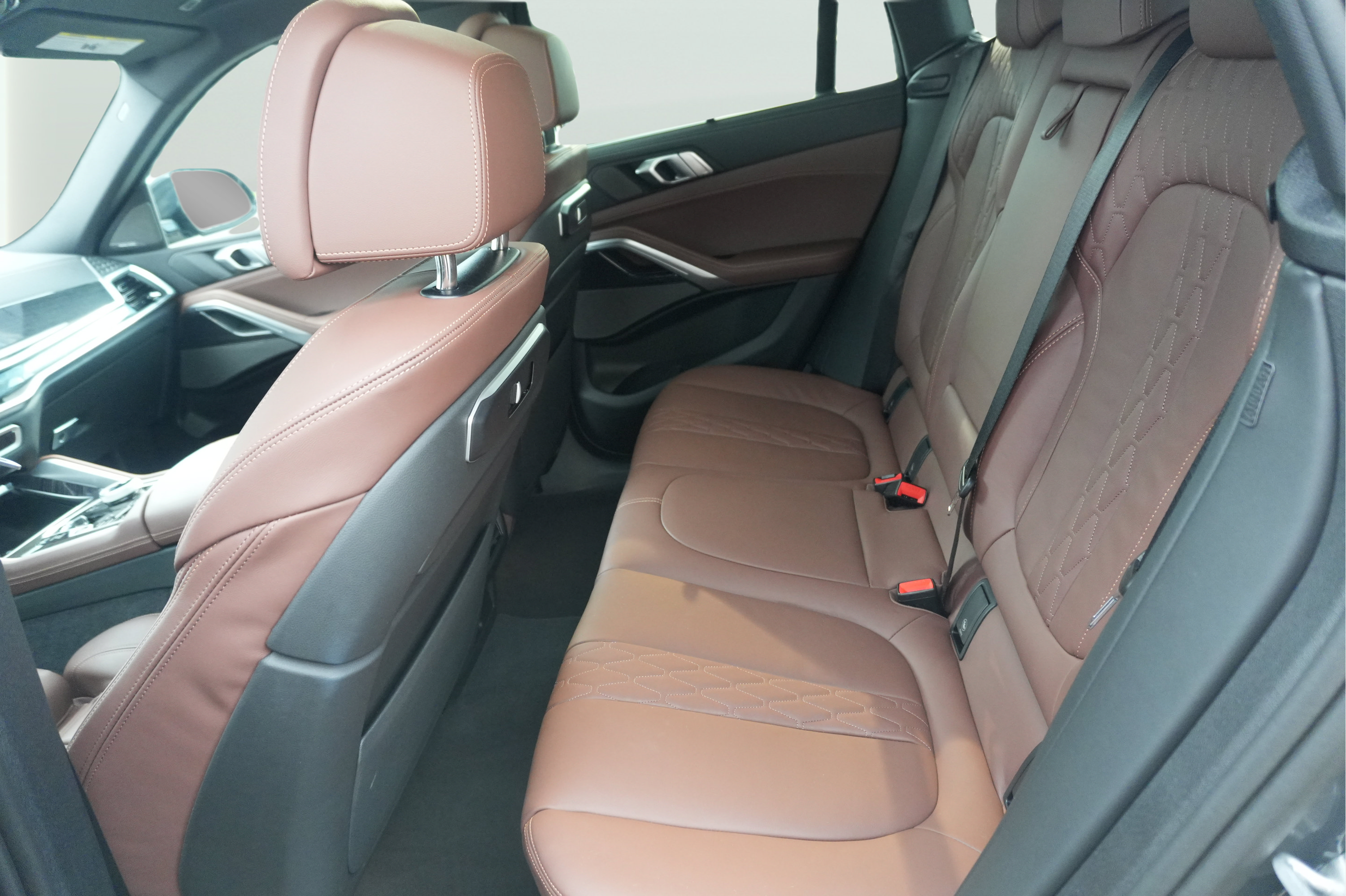Used 2026 BMW X6 xDrive40i w/ Executive Package AWD/4WD image 23