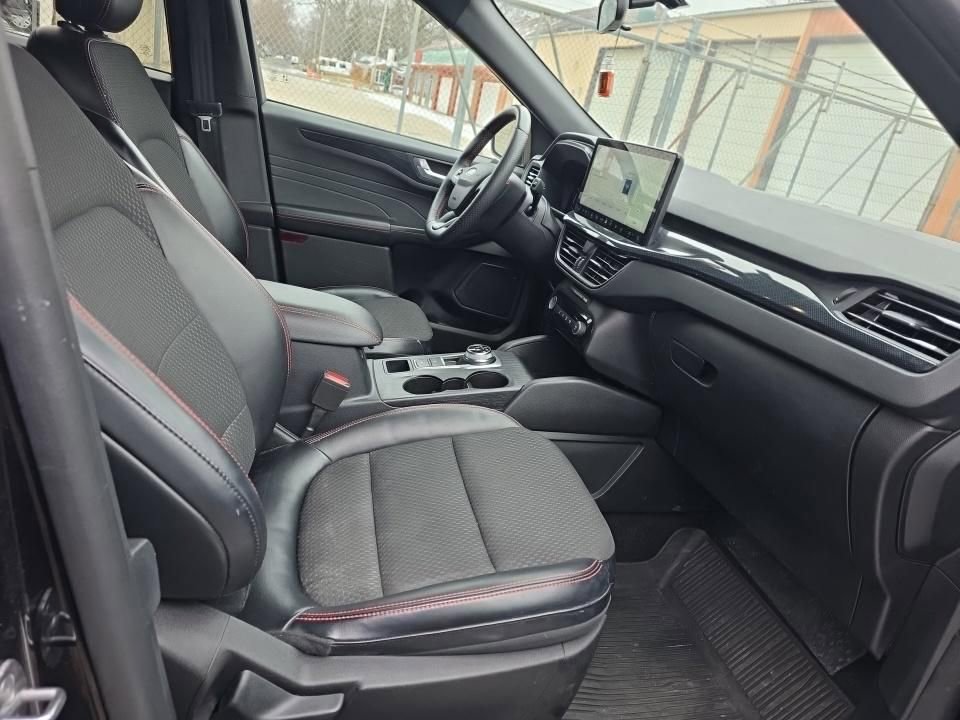 Used 2023 Ford Escape ST-Line w/ Tech Pack #1 image 9