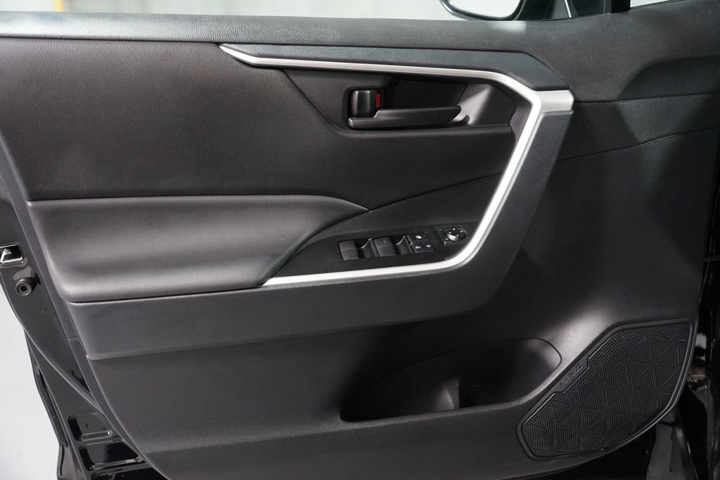 Certified 2025 Toyota RAV4 LE image 29