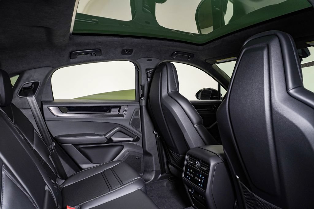 New 2026 Porsche Cayenne GTS AWD/4WD image 16