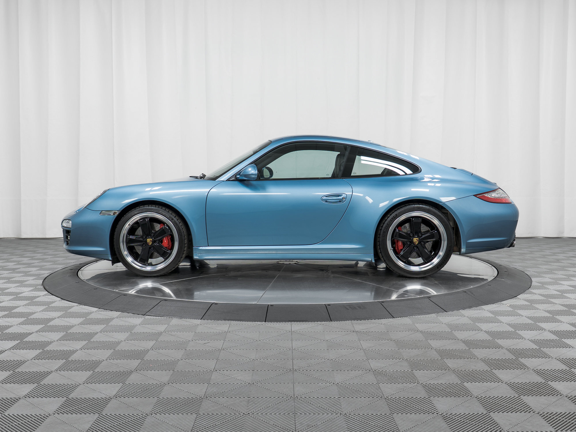 Used 2010 Porsche 911 Carrera 4S image 2