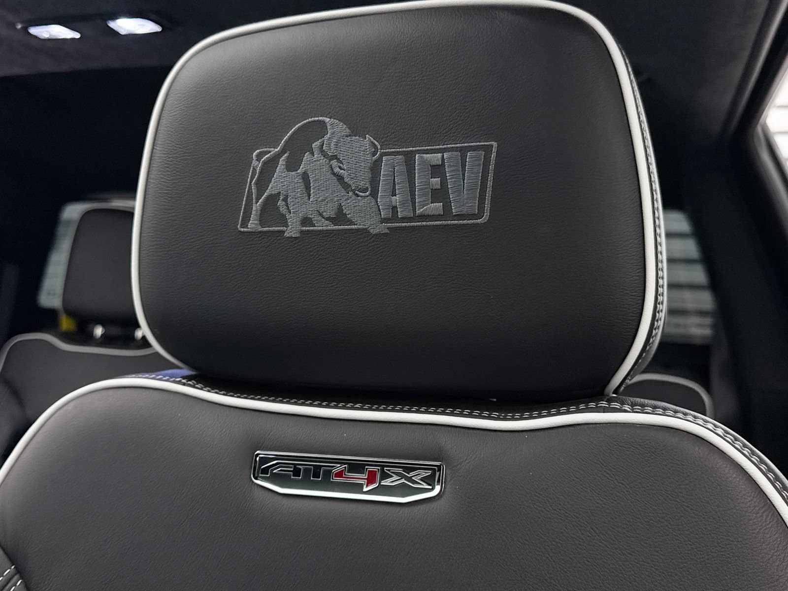 Used 2024 GMC Sierra 1500 AT4X w/ AT4X AEV Edition AWD/4WD image 4