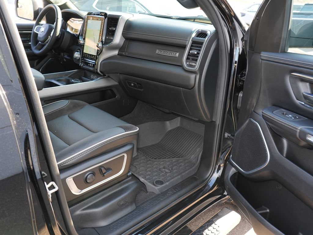 Used 2025 RAM 1500 Laramie AWD/4WD image 29