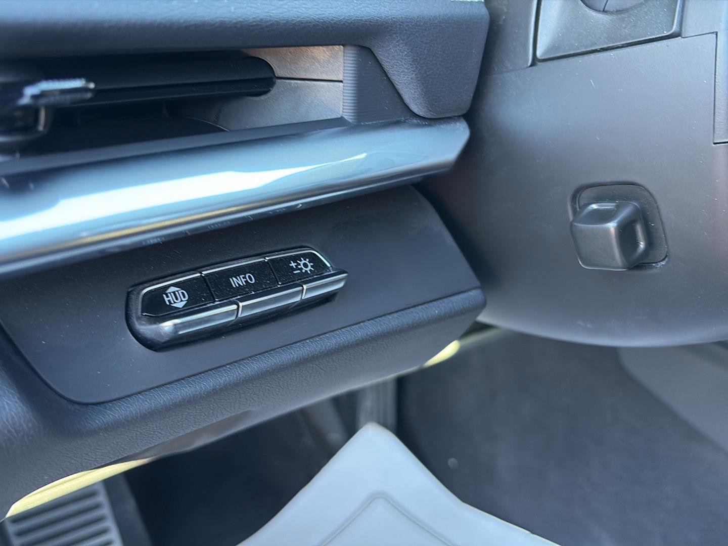 Used 2024 Chevrolet Corvette 2LT w/ Battery Protection Package image 10