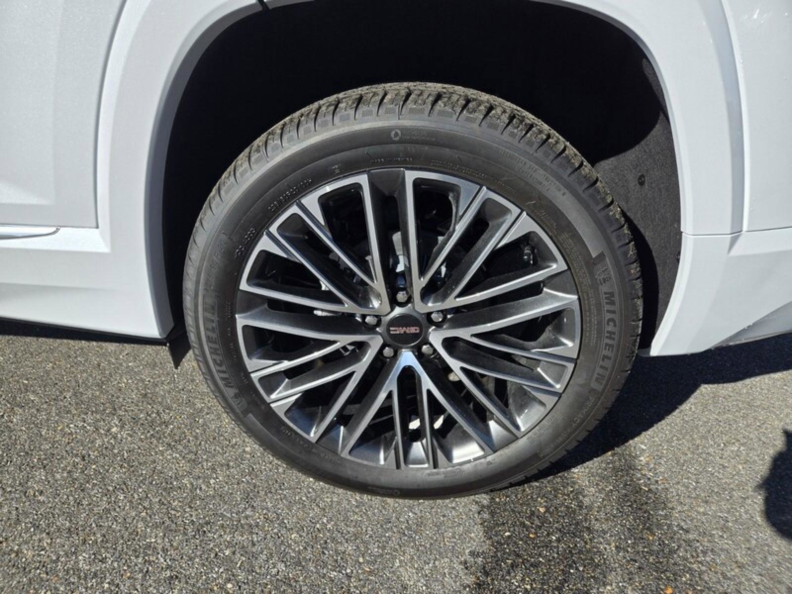 New 2026 GMC Terrain Denali w/ LPO, Floor Liner Package image 9