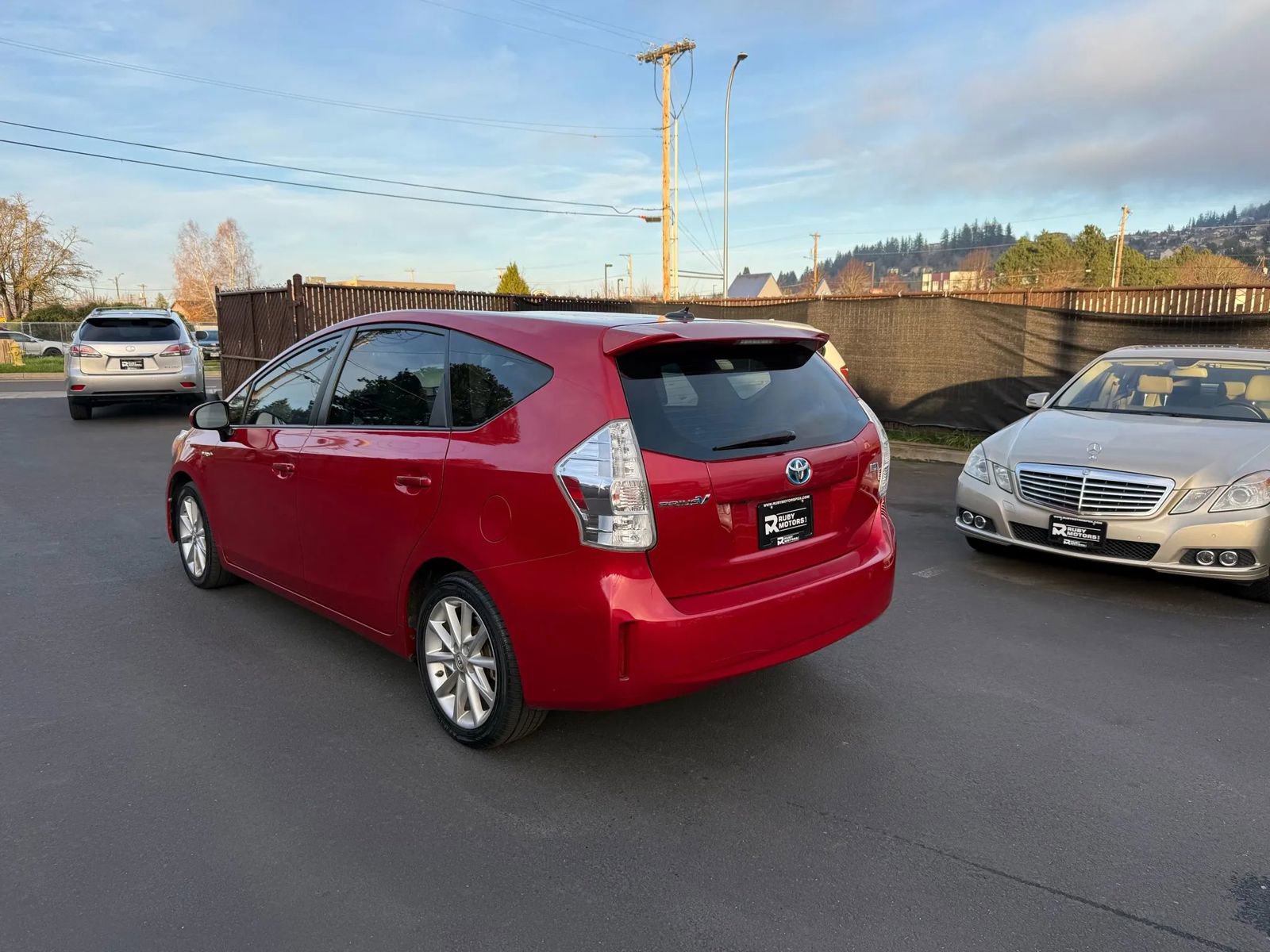 Used 2012 Toyota Prius V Five image 7