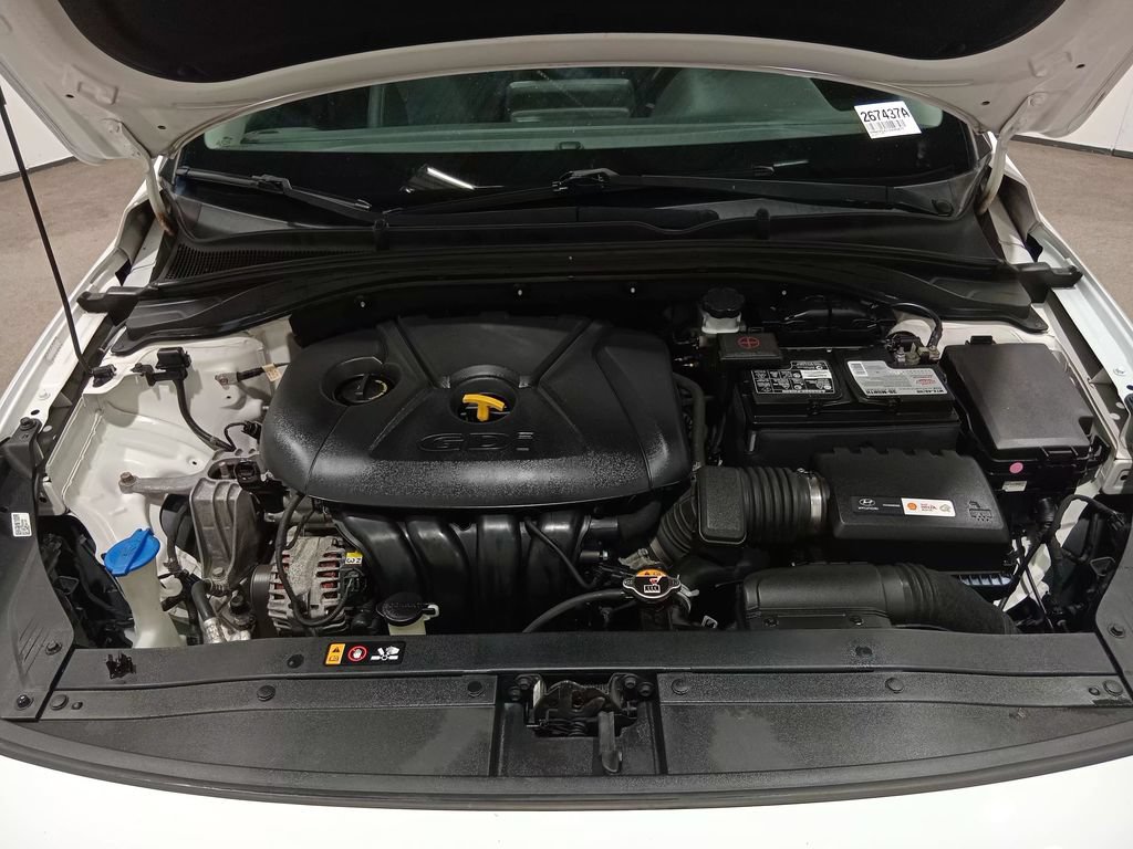 Used 2018 Hyundai Elantra GT w/ Tech Package 03 FWD image 11