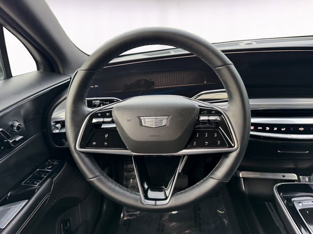 Used 2024 Cadillac Lyriq Luxury image 12