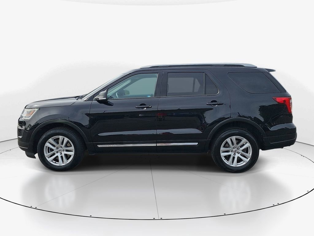 Used 2019 Ford Explorer XLT w/ Equipment Group 202A AWD/4WD image 9