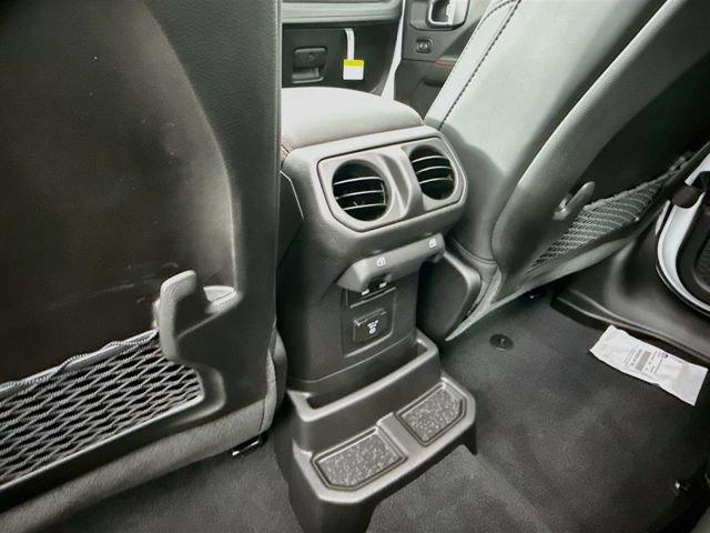 New 2026 Jeep Wrangler Unlimited Rubicon AWD/4WD image 38
