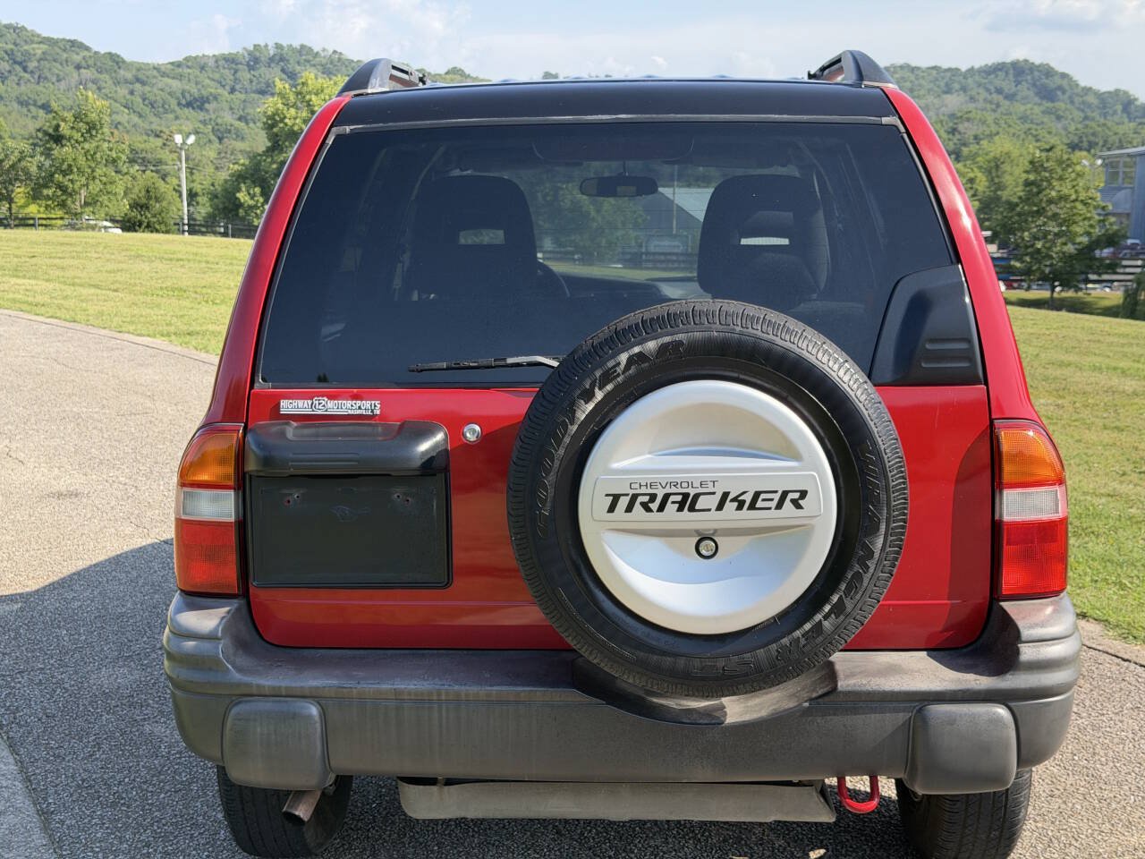 Used 2003 Chevrolet Tracker 2WD w/ Preferred Equipment Group image 21