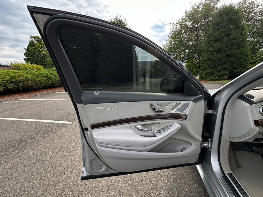 Used 2014 Mercedes-Benz S 550 Sedan image 17