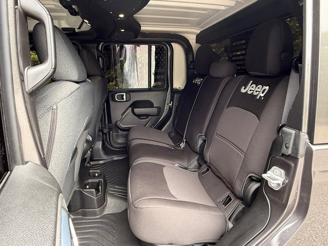 Used 2025 Jeep Gladiator Sport AWD/4WD image 15