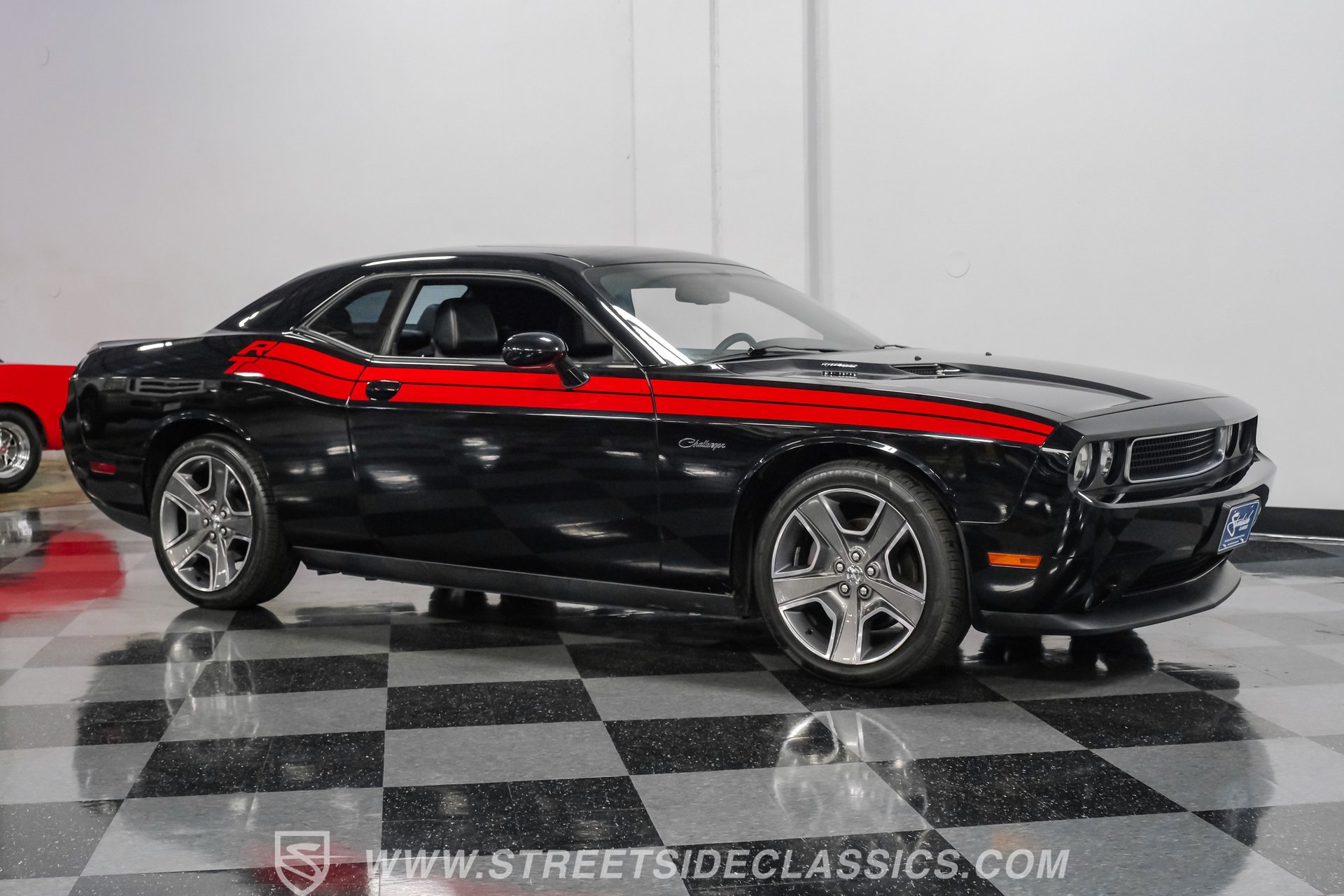 Used 2012 Dodge Challenger R/T RWD image 14