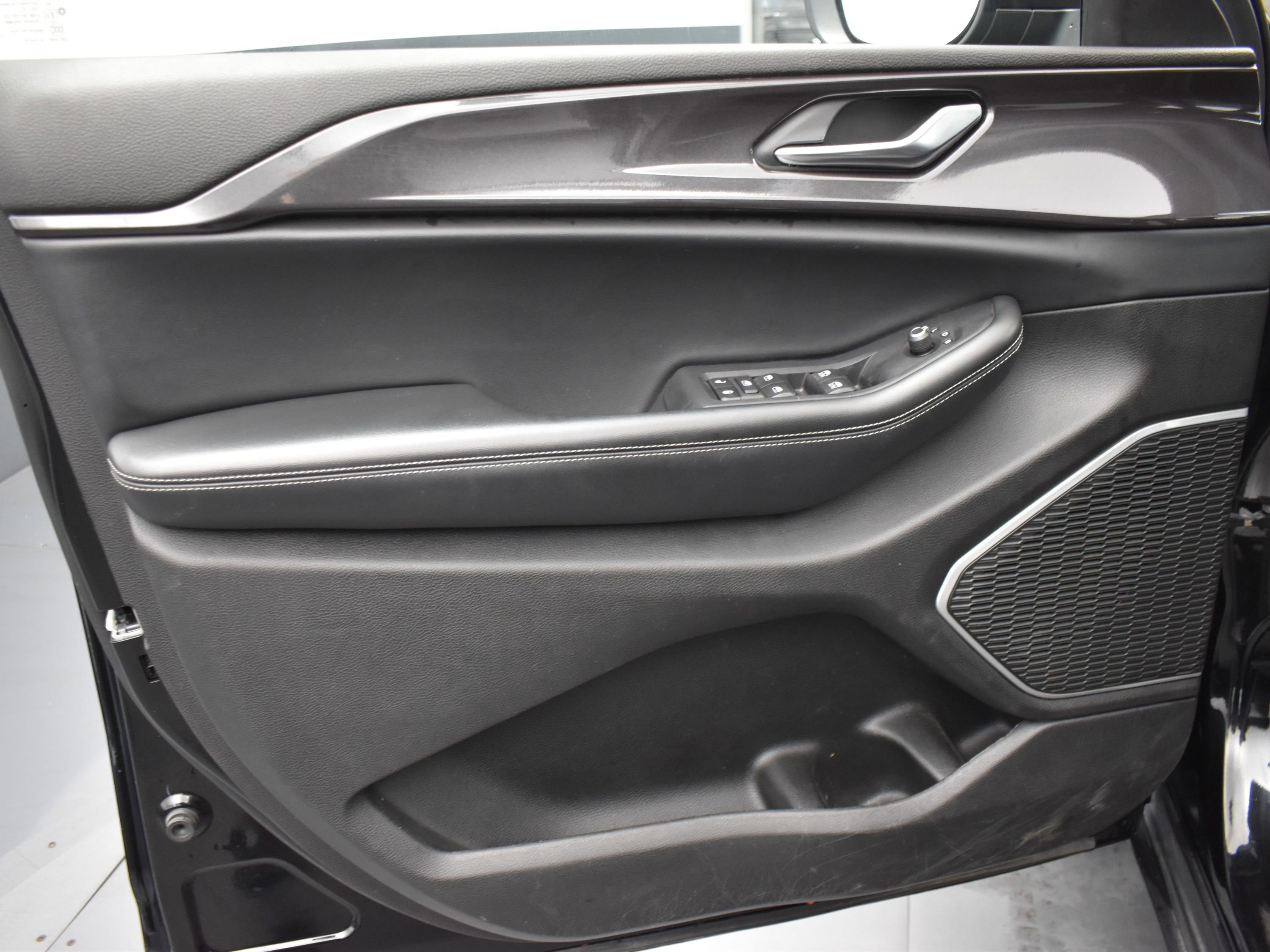 Used 2022 Jeep Grand Cherokee L Laredo w/ Luxury Tech Group I image 9