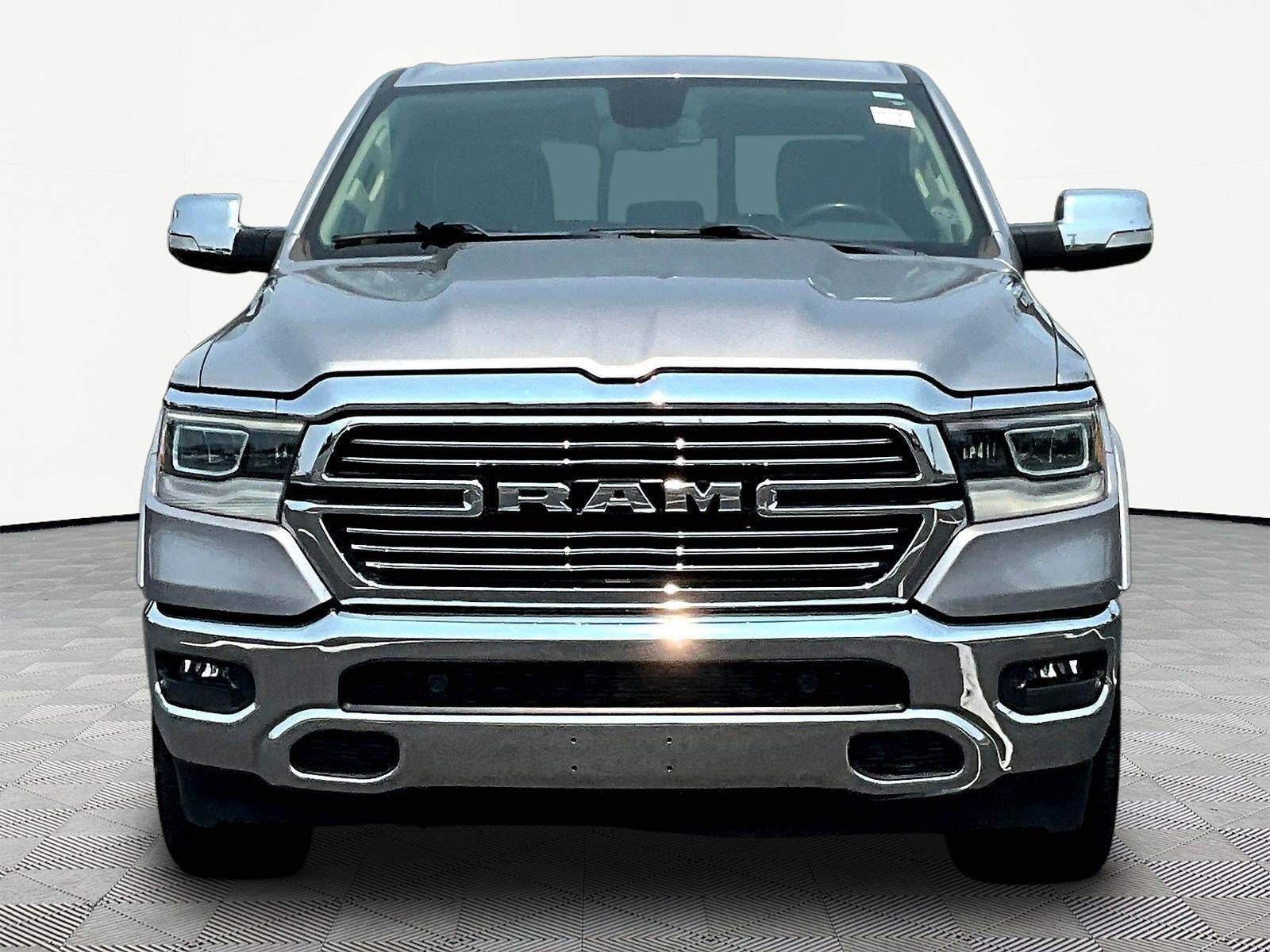 Used 2020 RAM 1500 Laramie AWD/4WD image 2