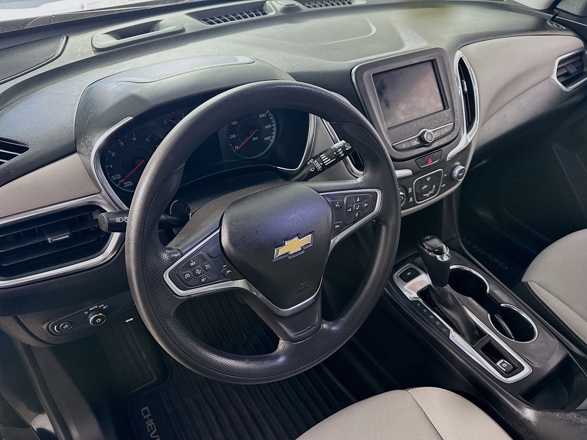 Used 2020 Chevrolet Equinox LS w/ LS Convenience Package image 11